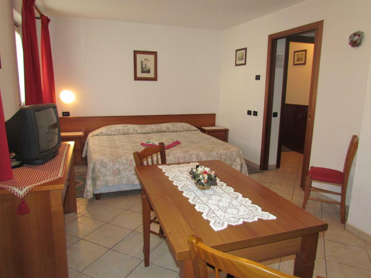 Residence Du Chateau Фенис Екстериор снимка