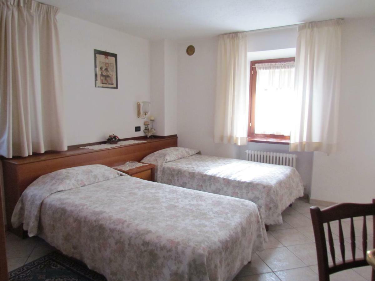 Residence Du Chateau Фенис Екстериор снимка