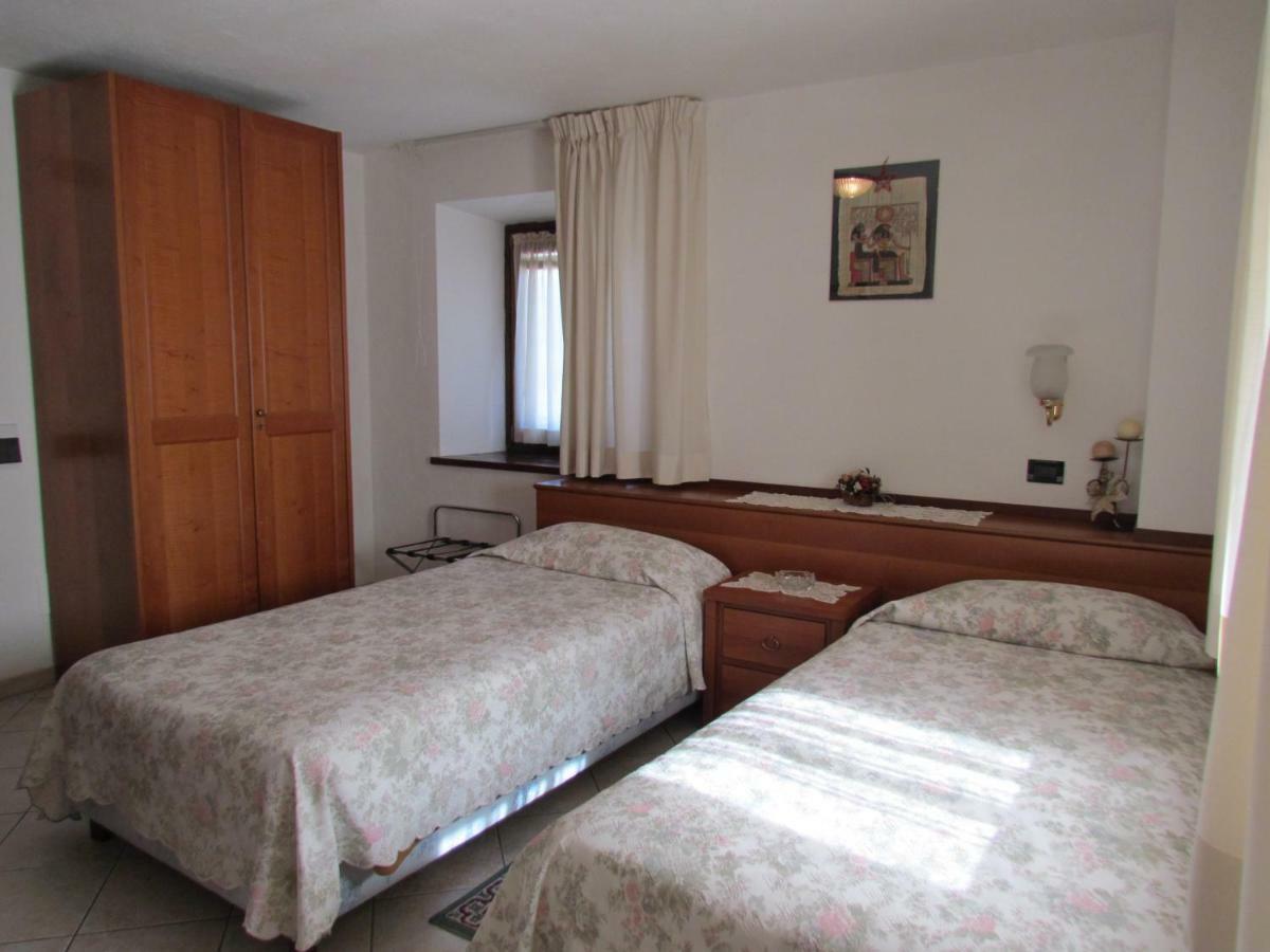 Residence Du Chateau Фенис Екстериор снимка
