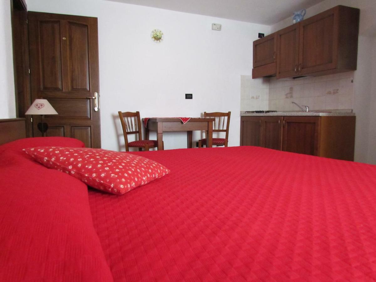 Residence Du Chateau Фенис Екстериор снимка