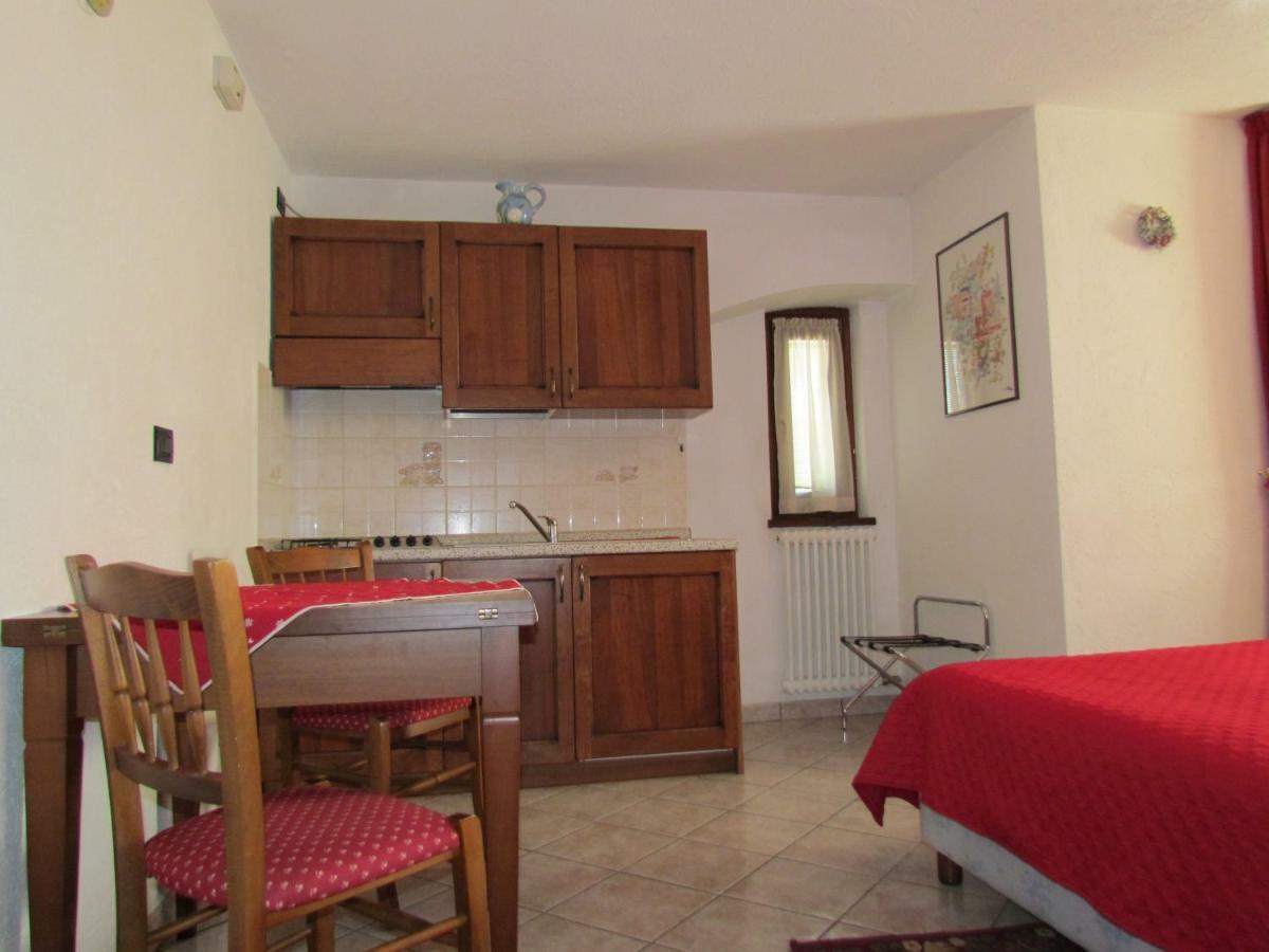 Residence Du Chateau Фенис Екстериор снимка
